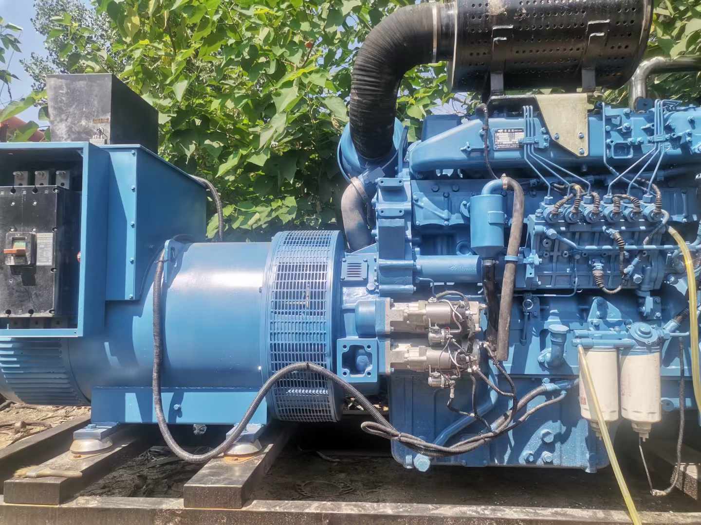 隆阳详细说明降低 800kW 柴油发电机输出电流波动的方法