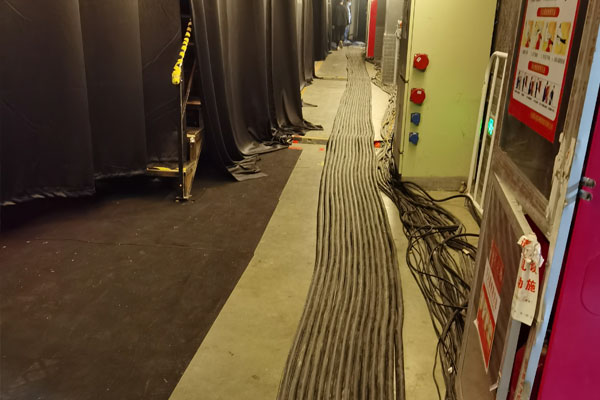 隆阳柴油发电机组的输出电压可以调节到哪些范围？